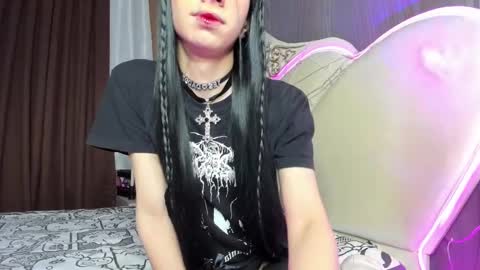 Vivian online show from 02-23-25, 03:13