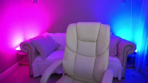 Vivien online show from 11-02-25, 08:33