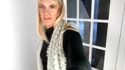 Vivlove online show from 12-28-24, 08:58