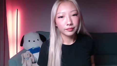 Snapshot of vivianwinters chatting on 12-19-25, 11:45 vivianwinters online show from 12-19-25, 11:45