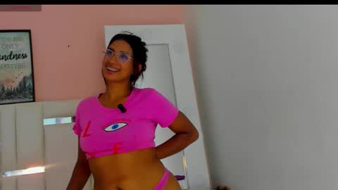 Snapshot of vivibless chatting on 05-27-26, 07:22 vivi online show from 05-27-26, 07:22