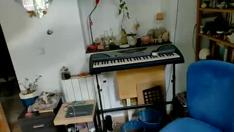 Snapshot of vivid_ether chatting on 12-21-25, 10:55 Viv online show from 12-21-25, 10:55