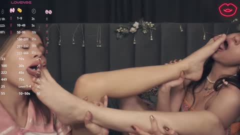 Snapshot of vivid_girls chatting on 01-22-25, 10:18 Nelly and Mari online show from 01-22-25, 10:18