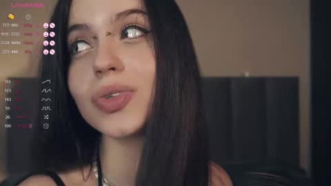 Snapshot of vivid_girls chatting on 02-21-25, 10:39 Nelly and Mari online show from 02-21-25, 10:39