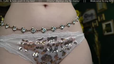 Snapshot of vivid_whit chatting on 01-01-25, 01:58 Whitney online show from 01-01-25, 01:58