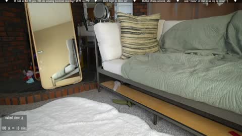 Snapshot of vivid_whit chatting on 10-23-25, 03:28 Whitney online show from 10-23-25, 03:28