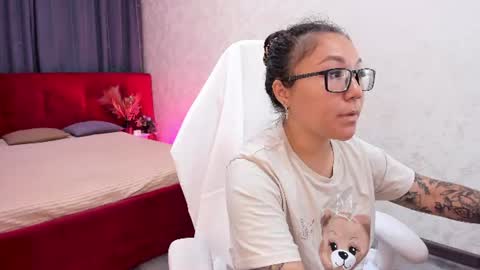 Vivien online show from 06-28-26, 11:44