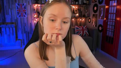 Vivien online show from 12-12-24, 08:32