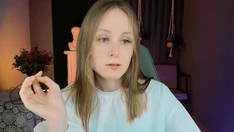 Vivien online show from 12-25-24, 01:09