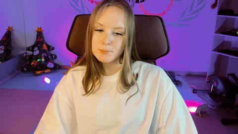 Vivien online show from 12-26-24, 08:42