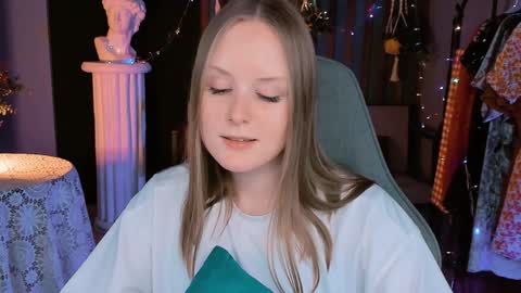 Vivien online show from 12-28-24, 07:22