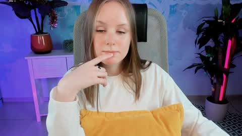 Vivien online show from 01-08-25, 07:24