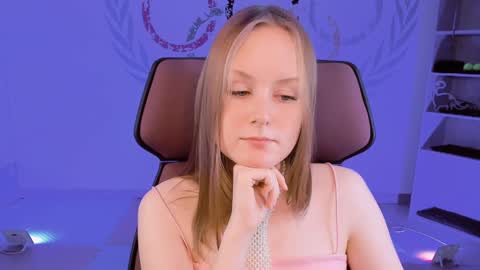 Vivien online show from 01-09-25, 04:06