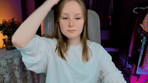 Vivien online show from 01-10-25, 01:09