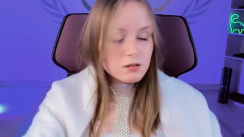 Vivien online show from 02-07-25, 08:31