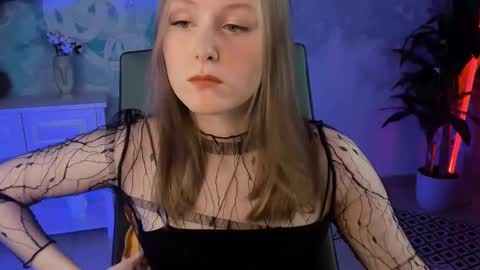 Vivien online show from 02-11-25, 01:09