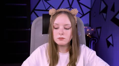 Vivien online show from 02-13-25, 04:50