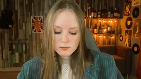 Vivien online show from 02-20-25, 01:08