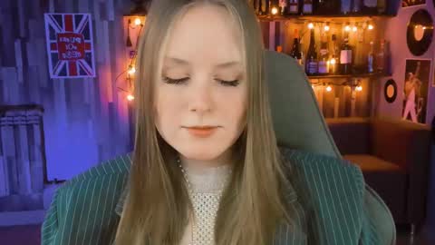 Vivien online show from 02-20-25, 07:30