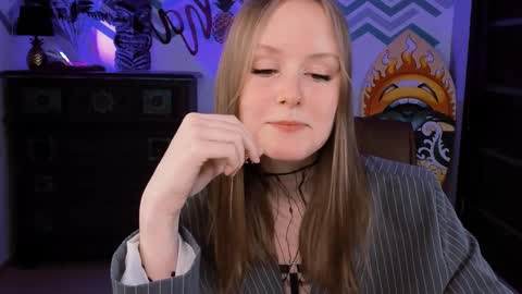 Vivien online show from 02-23-25, 06:23