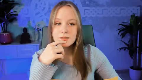 Vivien online show from 03-01-25, 06:21