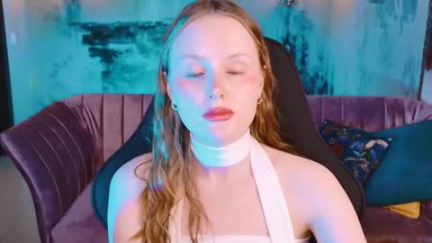 Vivien online show from 11-01-25, 05:37