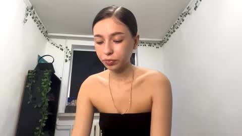 Vivi online show from 10-28-25, 12:09