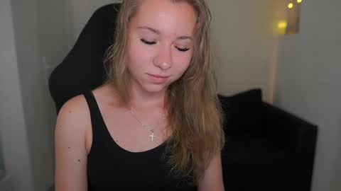 VivienVance online show from 06-01-26, 01:13