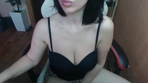Snapshot of vivo244 chatting on 04-18-26, 11:36 Eva online show from 04-18-26, 11:36