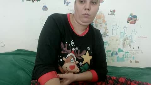 Snapshot of vixenbya chatting on 01-25-25, 10:40 vixenbya online show from 01-25-25, 10:40