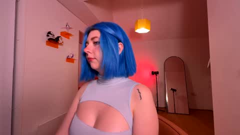 Polly  Online mostly at 9pm-2am UK Time online show from 01-21-25, 06:23