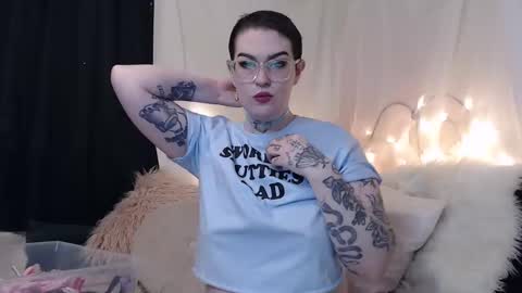 Snapshot of vixinvvitch chatting on 01-17-25, 04:36 VIXIN online show from 01-17-25, 04:36