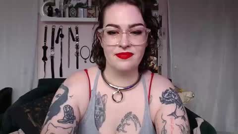 Snapshot of vixinvvitch chatting on 10-08-25, 05:54 VIXIN online show from 10-08-25, 05:54
