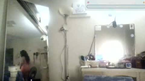 Snapshot of vixxxy4_4 chatting on 10-06-25, 07:17 Vixxxy online show from 10-06-25, 07:17