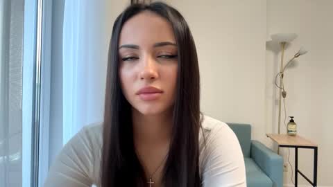 Miss Mia online show from 04-01-26, 01:41