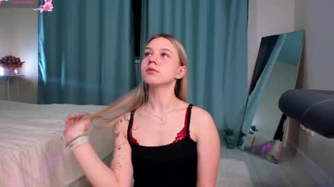 Snapshot of vixypickme chatting on 03-14-26, 07:41 Mila online show from 03-14-26, 07:41