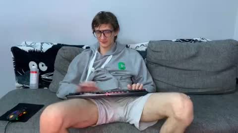Snapshot of vlad_ggvldd chatting on 07-12-26, 07:49 Vlad Dinovich online show from 07-12-26, 07:49