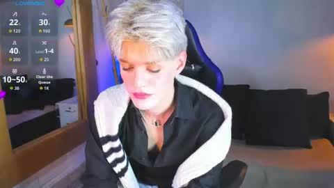 Snapshot of vladhellsing4 chatting on 06-19-26, 02:32 Vlad online show from 06-19-26, 02:32