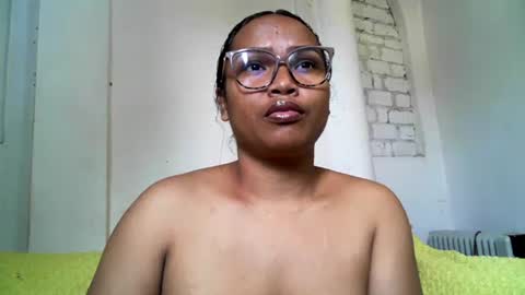 Snapshot of voagelle chatting on 01-29-25, 06:54 voagelle online show from 01-29-25, 06:54