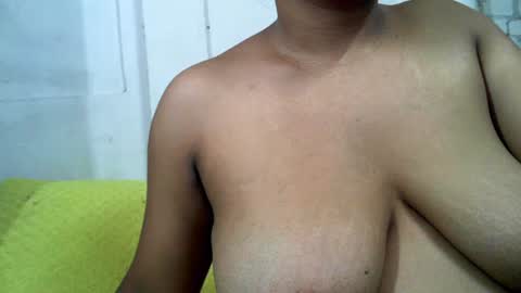 Snapshot of voagelle chatting on 02-01-25, 02:24 voagelle online show from 02-01-25, 02:24