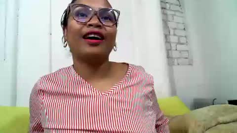 Snapshot of voagelle chatting on 02-02-25, 04:11 voagelle online show from 02-02-25, 04:11