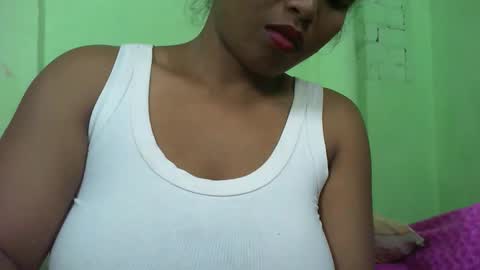 Snapshot of voagelle chatting on 09-16-25, 06:53 voagelle online show from 09-16-25, 06:53