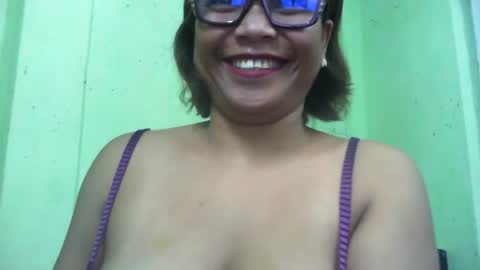 Snapshot of voagelle chatting on 03-12-26, 04:13 voagelle online show from 03-12-26, 04:13