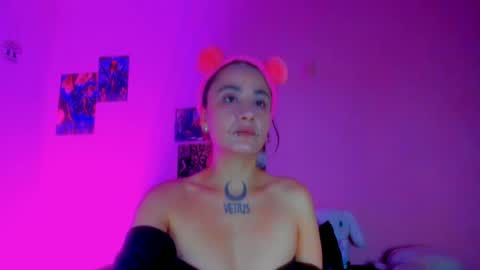 Snapshot of void_smokin chatting on 06-27-26, 07:24 Gabriela online show from 06-27-26, 07:24