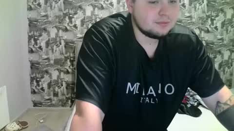 Volshebnik1302 online show from 11-18-25, 09:36