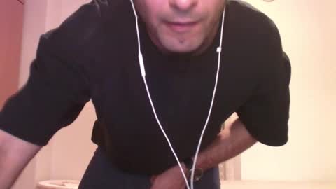 Snapshot of volve5 chatting on 03-10-25, 10:55 volve5 online show from 03-10-25, 10:55