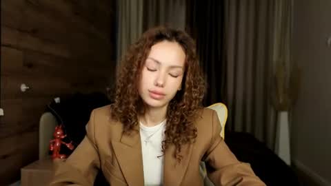 Lily online show from 07-31-26, 05:40