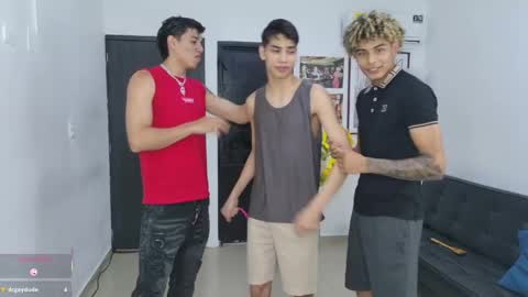 voyeurism_guys online show from 04-28-26, 11:10