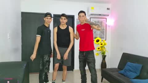 voyeurism_guys online show from 05-05-26, 11:02