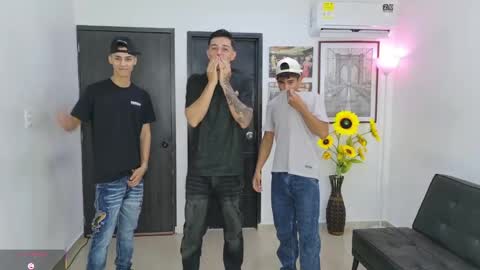 voyeurism_guys online show from 05-19-26, 10:49